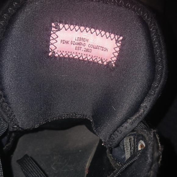 Nike LeBron 20Black Metallic Gold - Picture 3 of 6